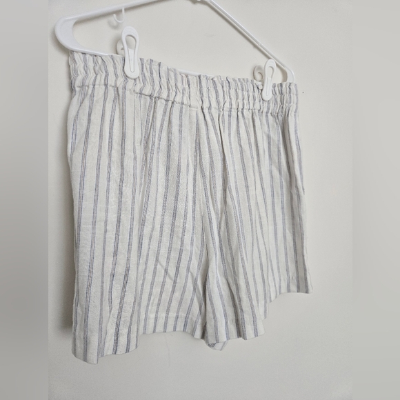 Gentle Fawn White and Blue Striped Linen Shorts with pockets boxer style | XL - Picture 3 of 5